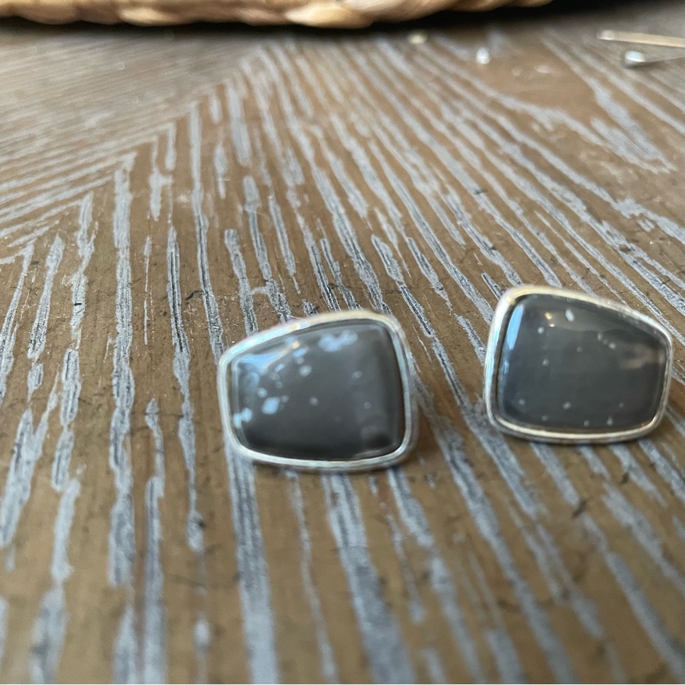 5 pairs of vintage clip on earrings - Picture 5 of 12